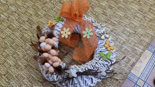 velikonoční pletení z&nbsp;papírových ruliček
